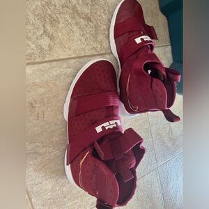 Lebrons soldier men’s basketball shoes